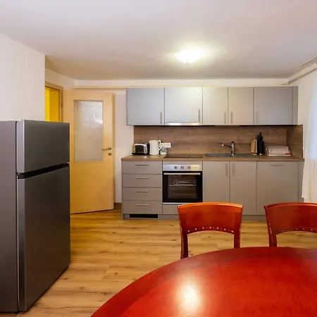 Papas Lesce (Upper Carniola)